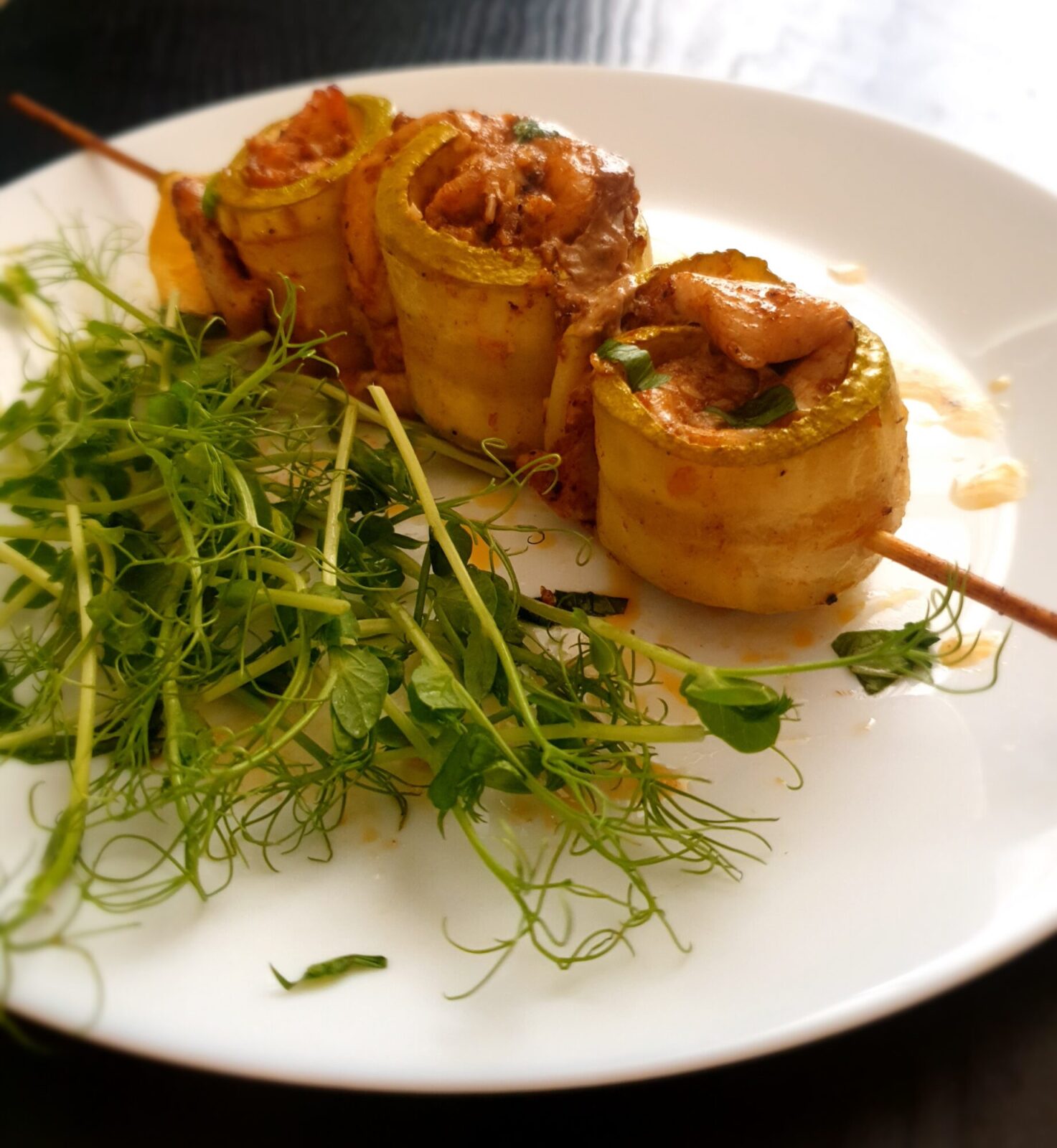 Рулетики с кабачком и курицей