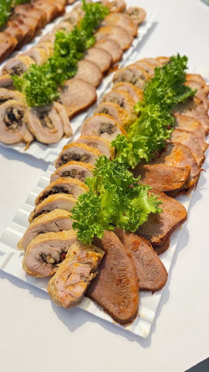 Язык отварной говяжий (нарезка)