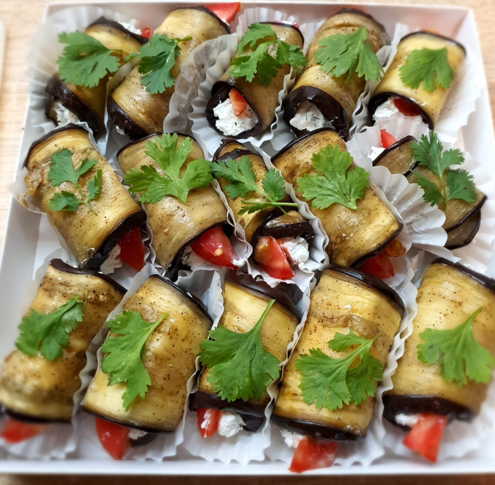 Рулеты из баклажана и творожно-сырной начинки